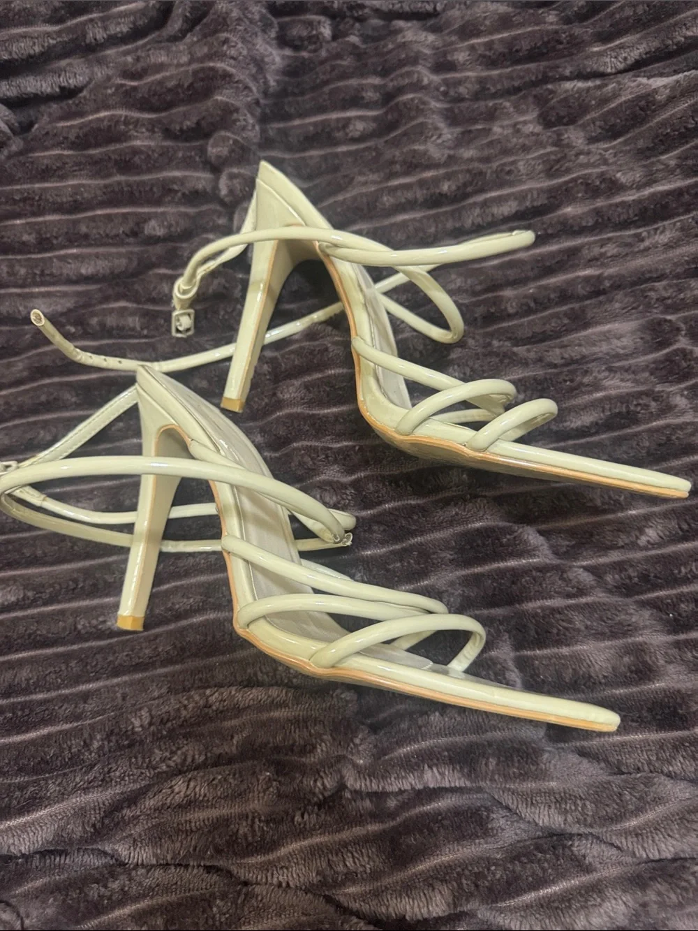 Strappy Pointed-Toe Women’s Heeled Sandals in Cream